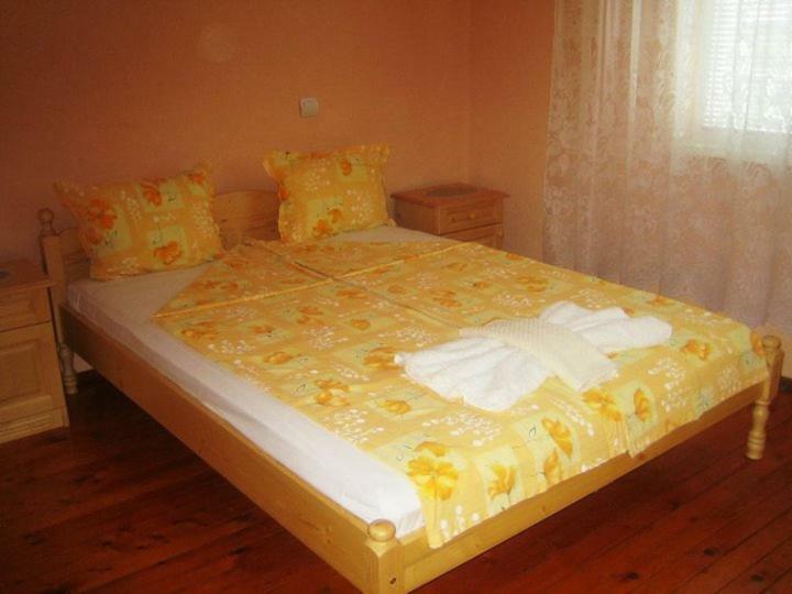 Velkovski Guest House Хисаря Экстерьер фото