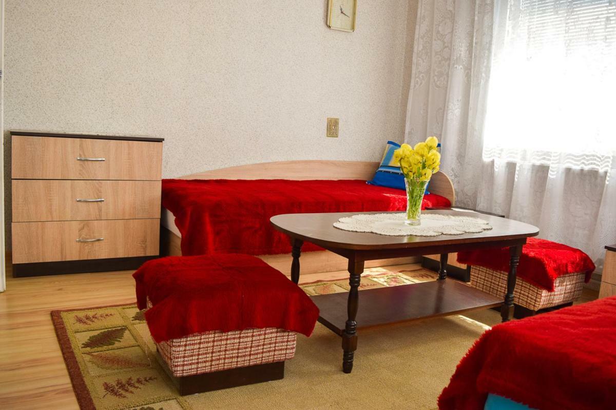 Velkovski Guest House Хисаря Экстерьер фото