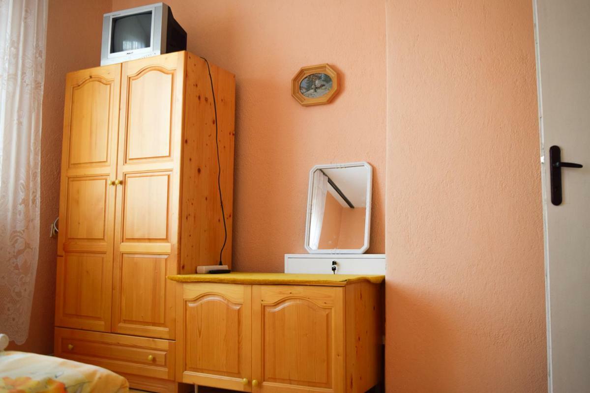 Velkovski Guest House Хисаря Экстерьер фото